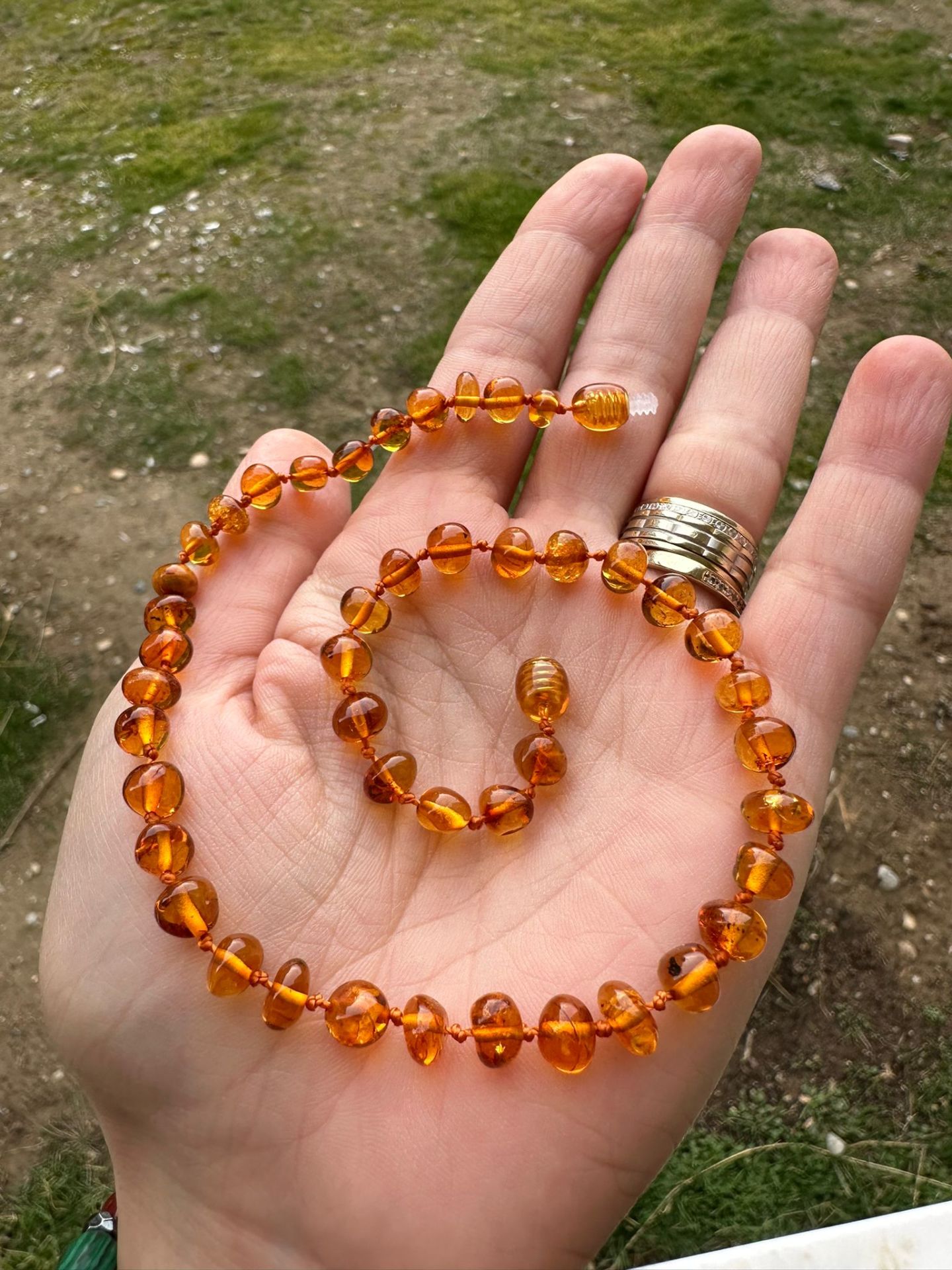 Damla Kehribar Bebek Kolyesi