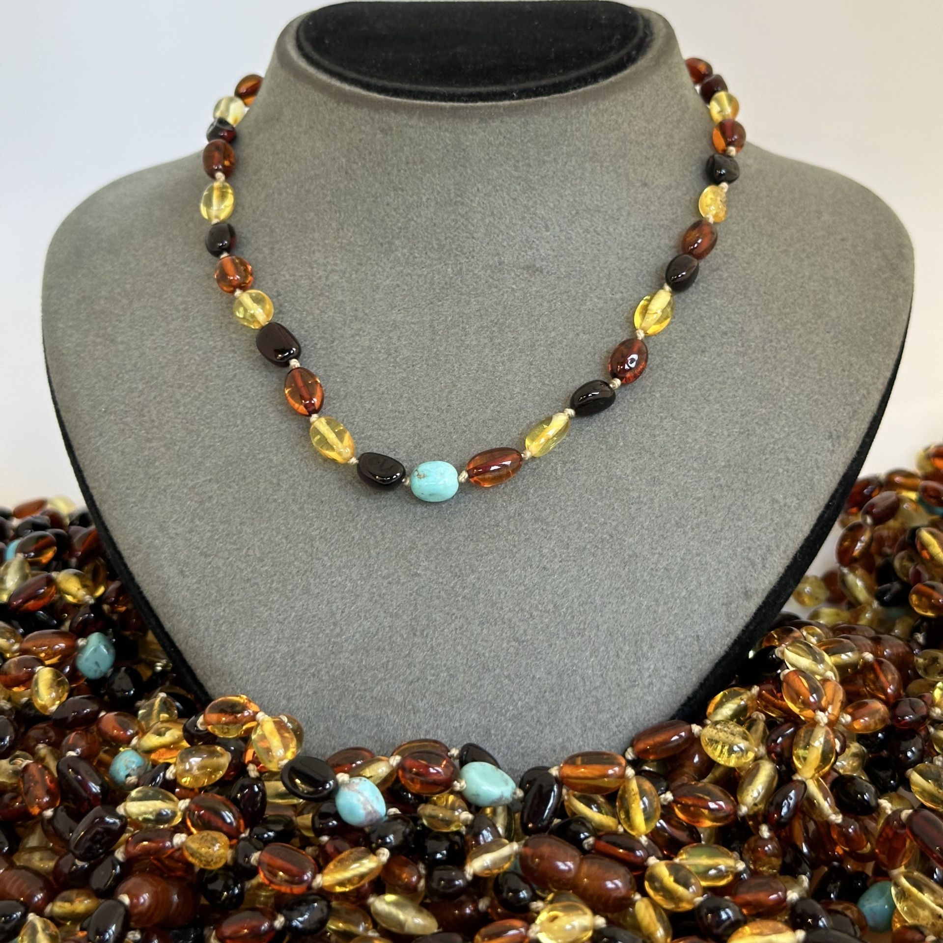 Damla Kehribar Bebek Kolyesi