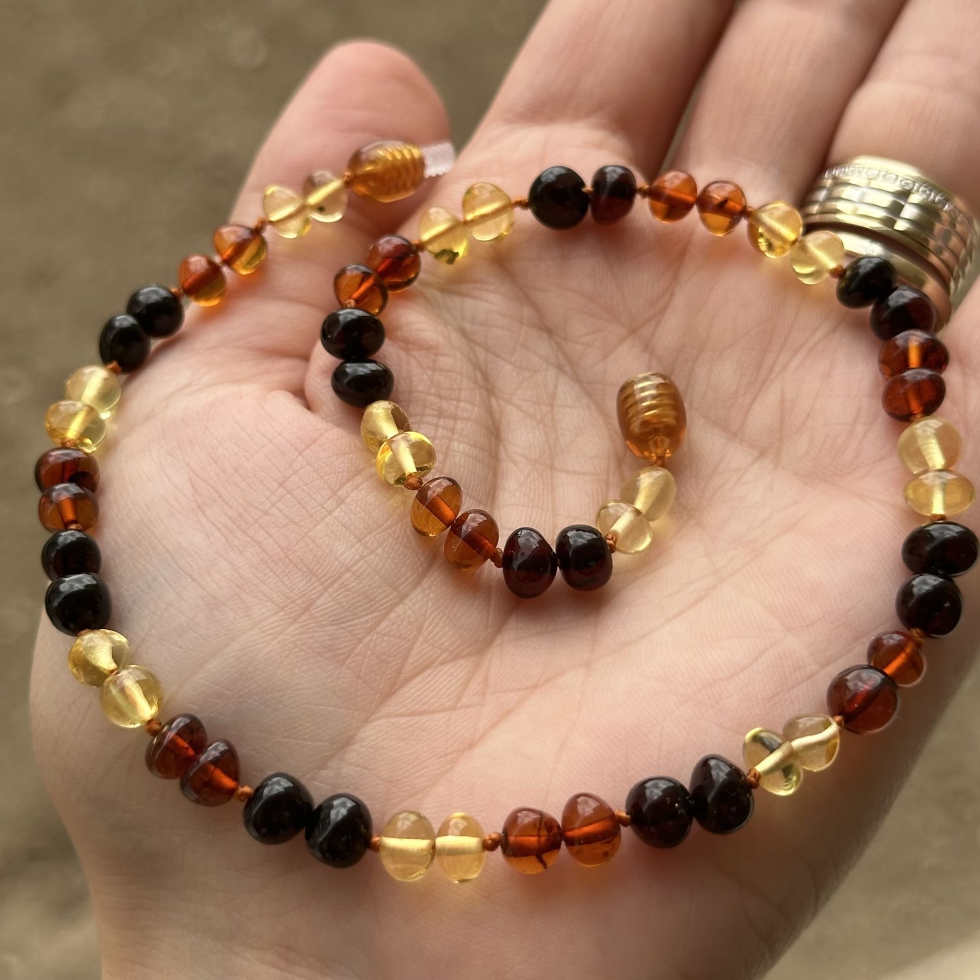 Damla Kehribar Bebek Kolyesi