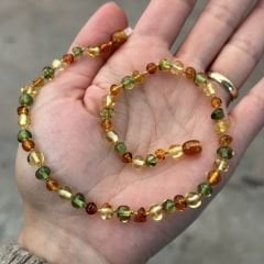 Damla Kehribar Bebek Kolyesi