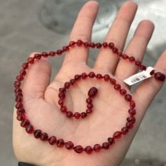 Kehribar kolye yetişkin damla kehribar kırmızı  kolye (bitki özü cilalıdır)
