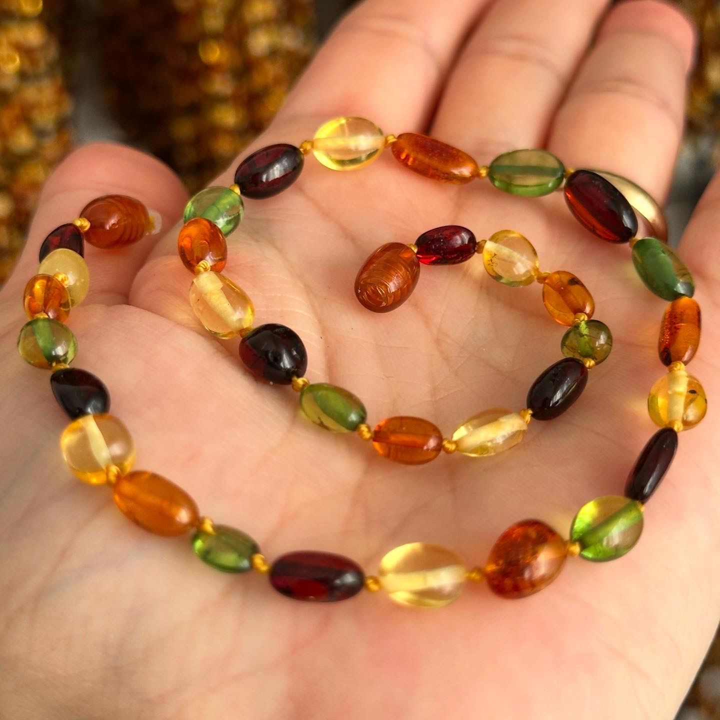 Damla Kehribar Bebek Kolyesi