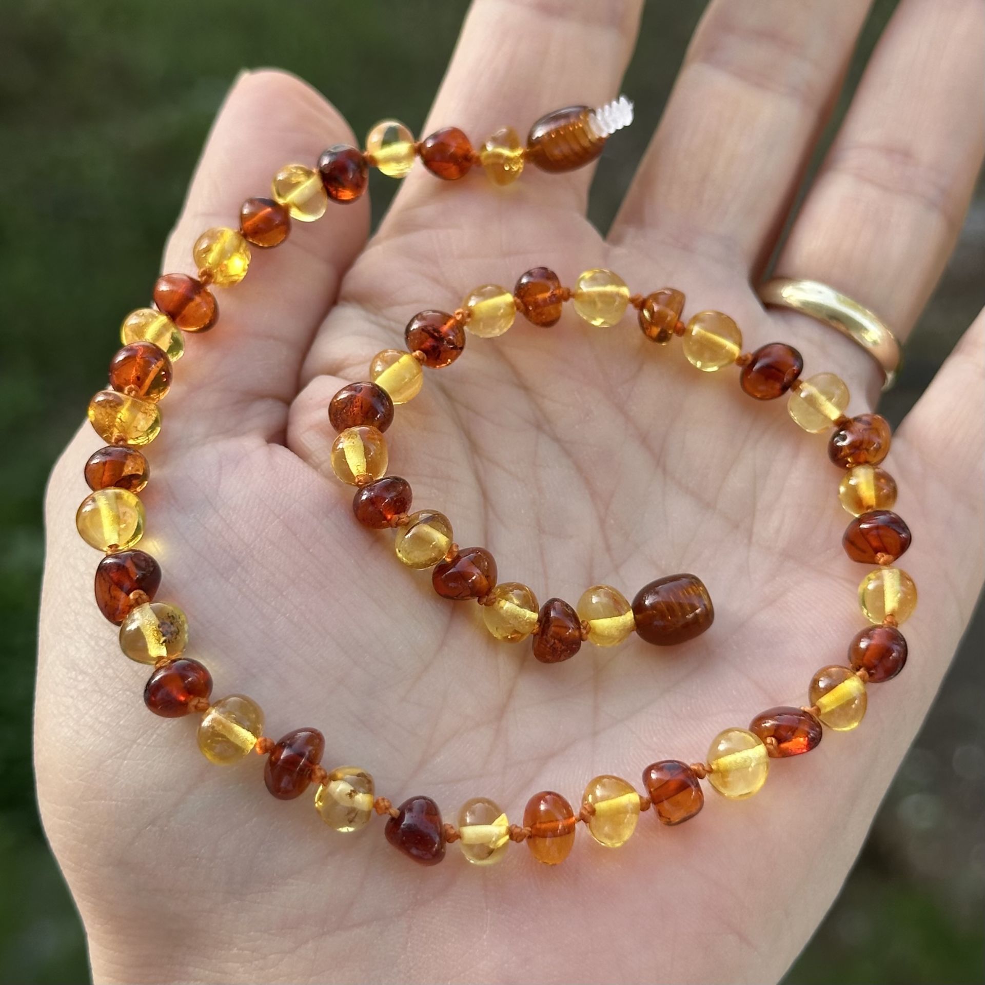 Damla Kehribar Bebek Kolyesi