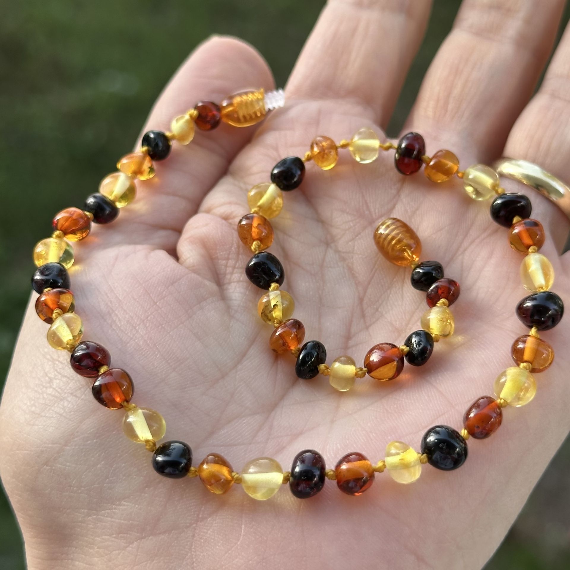 Damla Kehribar Bebek Kolyesi