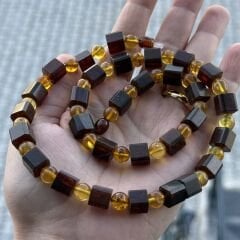 Damla Kehribar Küp Model Yetişkin Kehribar Kolye