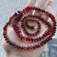 Damla Kehribar Kırmızı Tasarım Uzun Kehribar Kolye