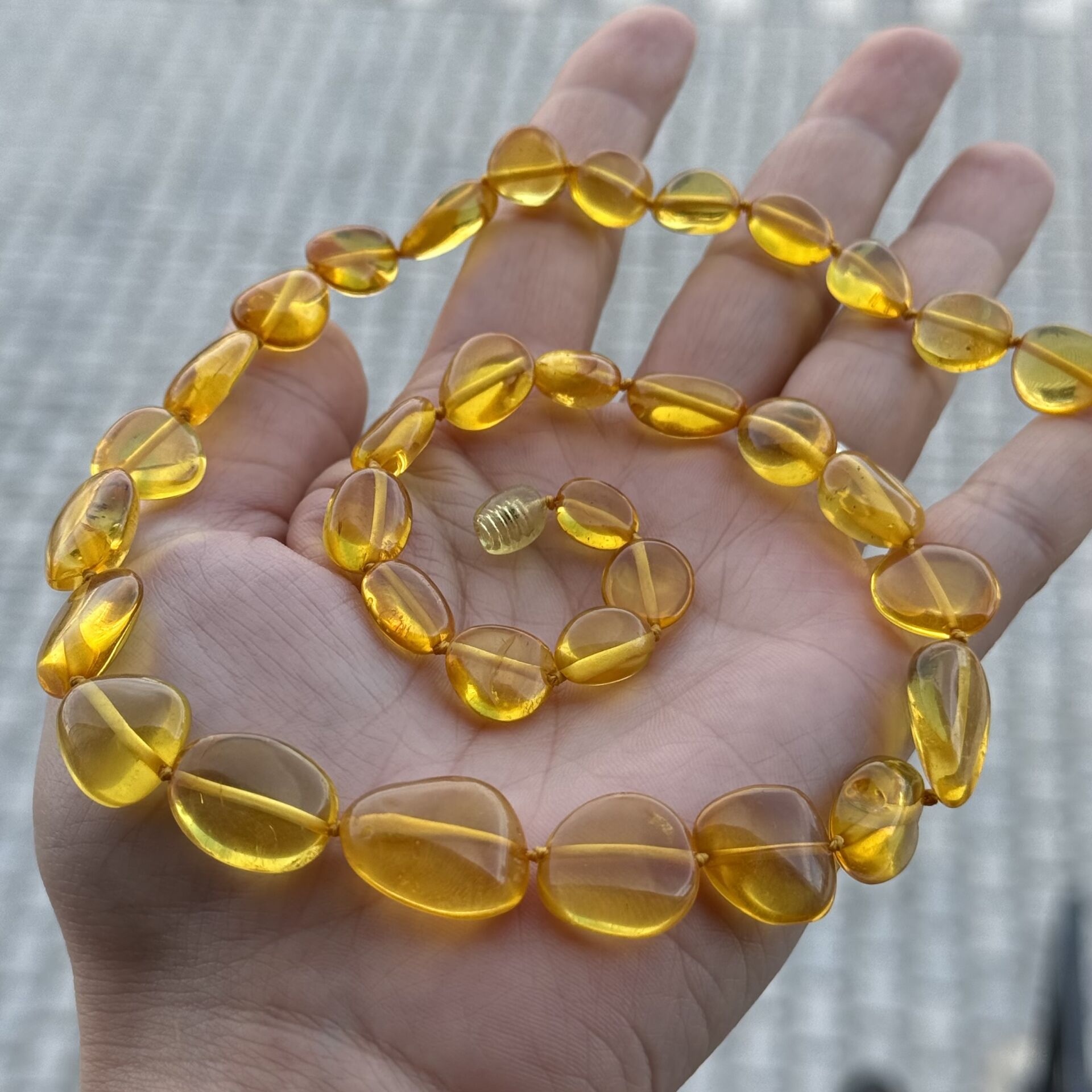 Damla Kehribar Tasarım Model Yassı Kehribar Kolye